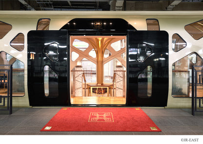 TRAIN SUITE SHIKI-SHIMA