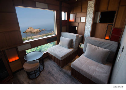 TRAIN SUITE SHIKI-SHIMA