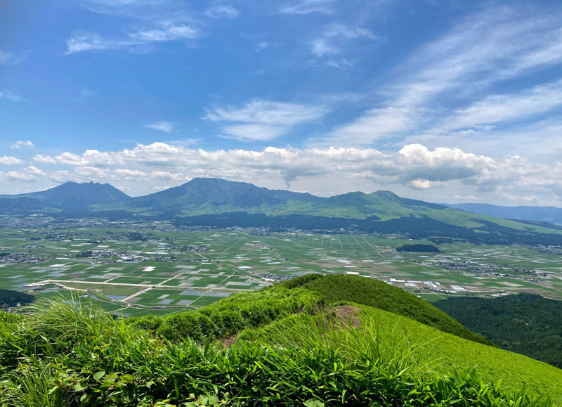 Aso's 3 Spectacular Sights: Kusasenri, Daikanbo  & Nabegataki Falls Tour