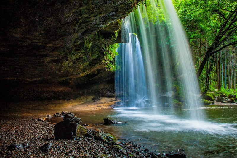 Aso's 3 Spectacular Sights: Kusasenri, Daikanbo  & Nabegataki Falls Tour