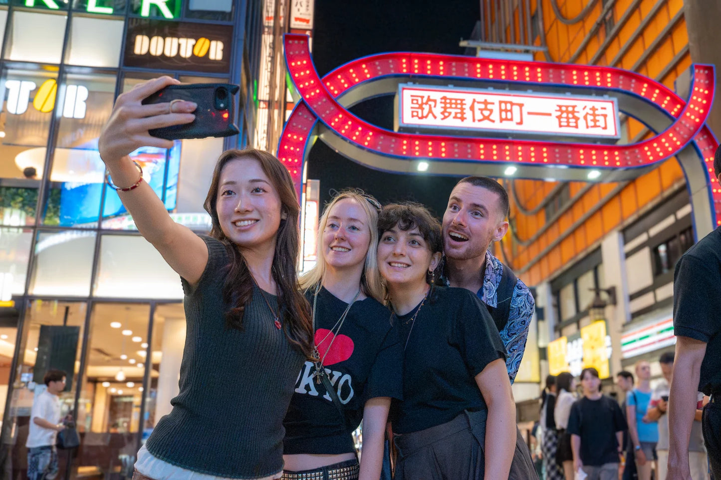 Tokyo Night Foodie Tour in Shinjuku