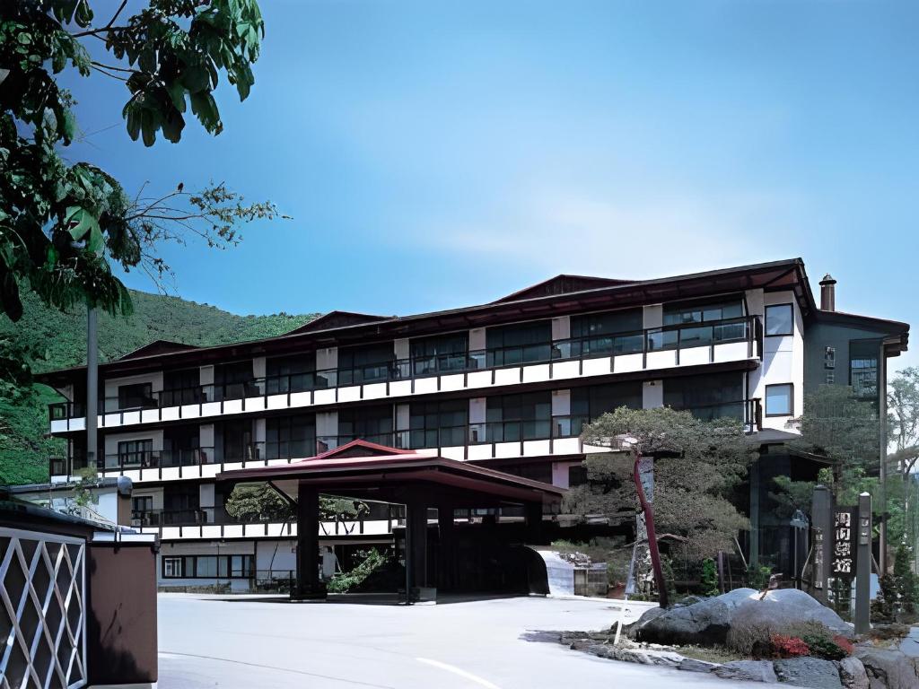 Okada Ryokan / Warakutei
